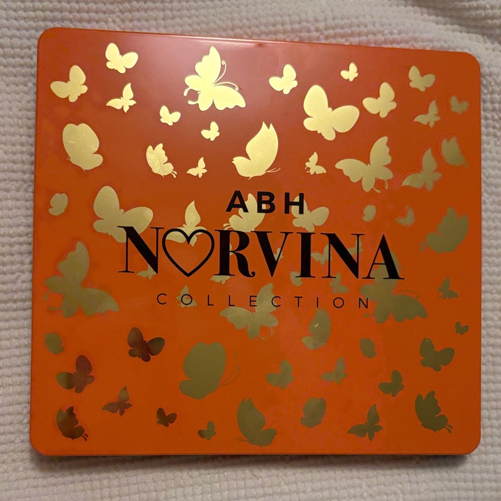 Norvina Collection Eyeshadow Palette - Gold and Orange
